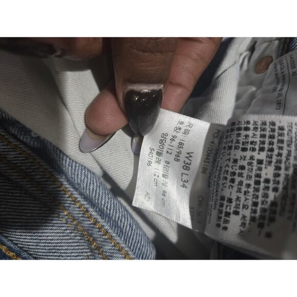 Vintage Levi's 501 Men's Distressed Light Wash Jeans, 90s Button Fly, Size 38x34 - Picture 8 of 10